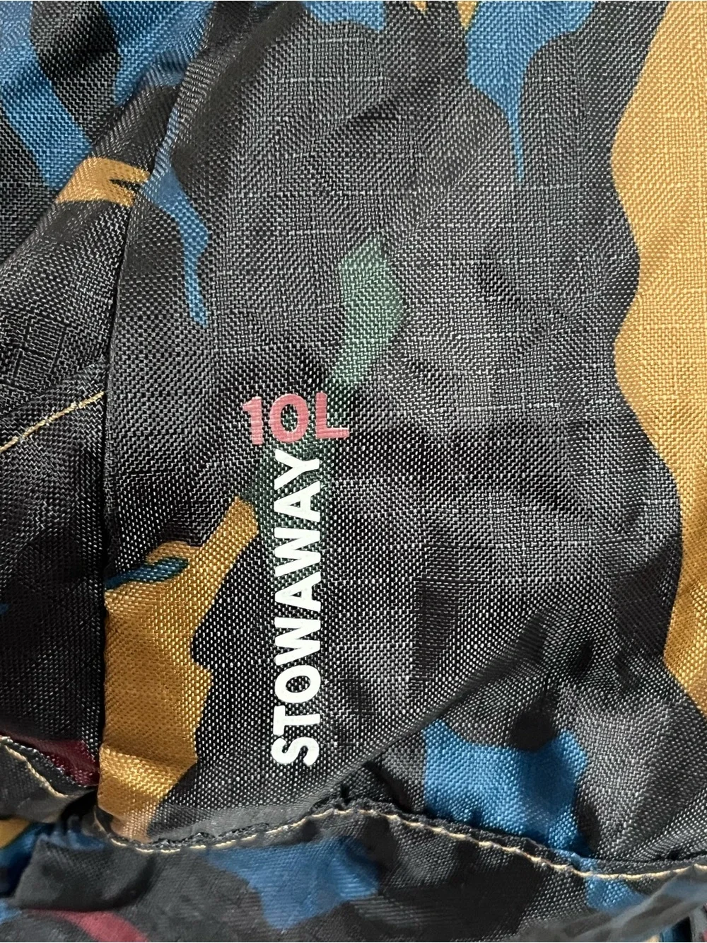 Eddie Bauer 10L Stowaway Camouflage Sling Back